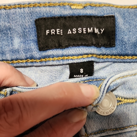 FREE ASSEMBLY Light Blue Skinny Jeans with Distressed Accents - Picture 2 of 6